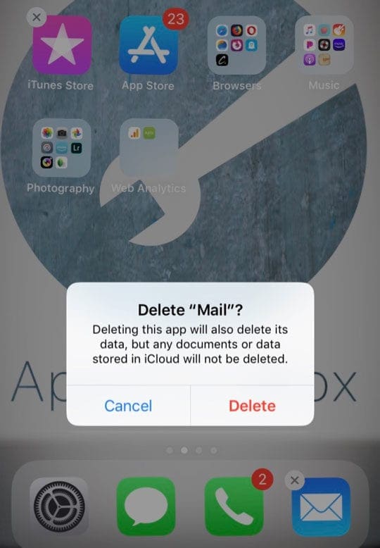 delete the iOS Mail App on iPhone