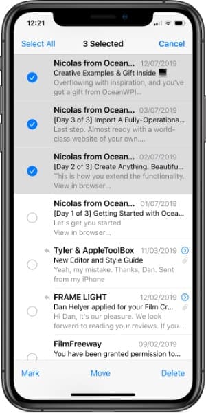 Multiple messages selected in the Mail app