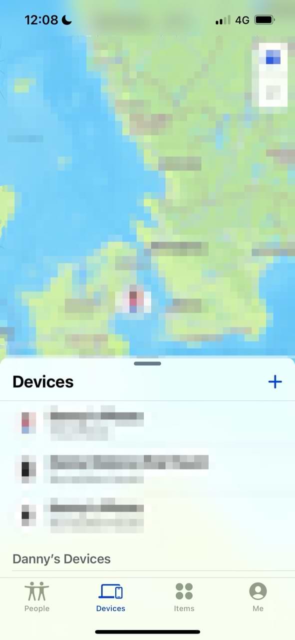 List of Devices and a map in Find My on iPhone