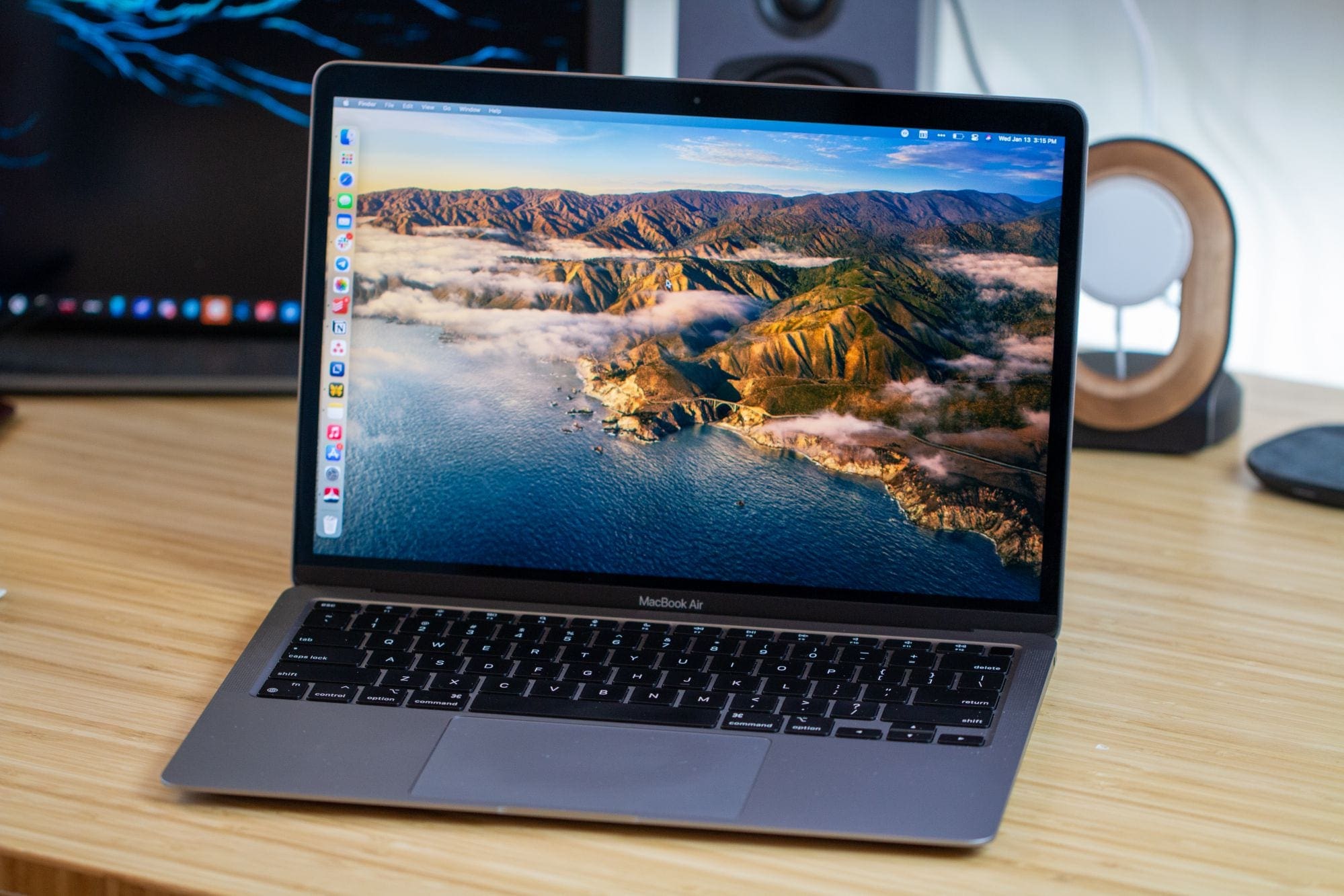 MacBook Air M1 2020 Review